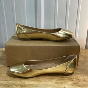 Journee Collection Womens Shoes Size 8.5 Gold